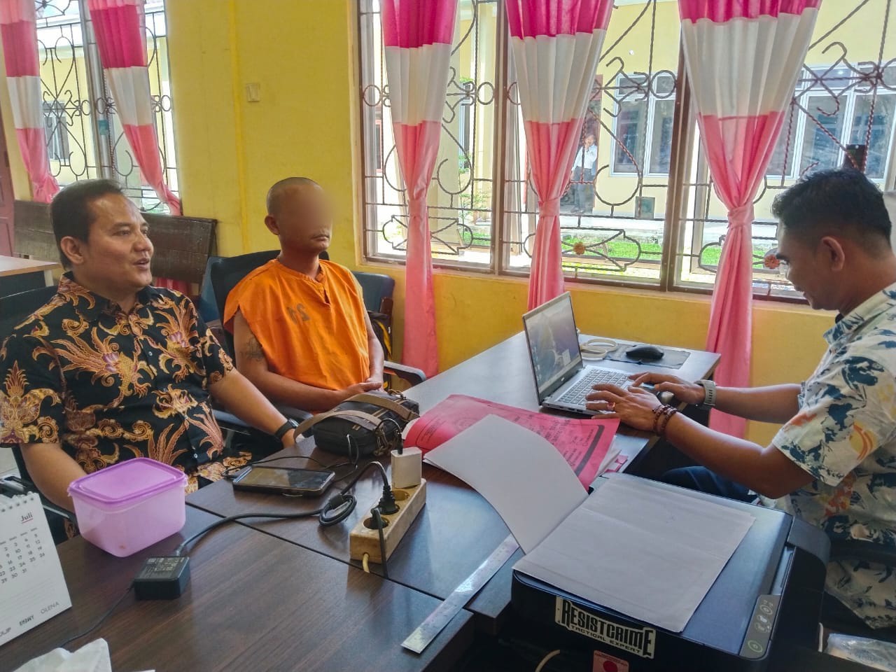 Kebejatan Bapak Kandung Terhadap 3 Putrinya, Terungkap Setelah Kakak Tertua Coba Bunuh Diri