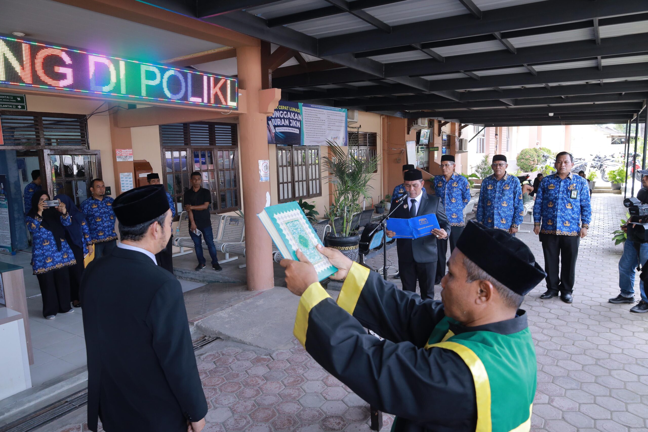 Bupati Aceh Besar Lantik Bunaiya Direktur RSUD Dan Nelly Ulfiati Plt Kadiskes