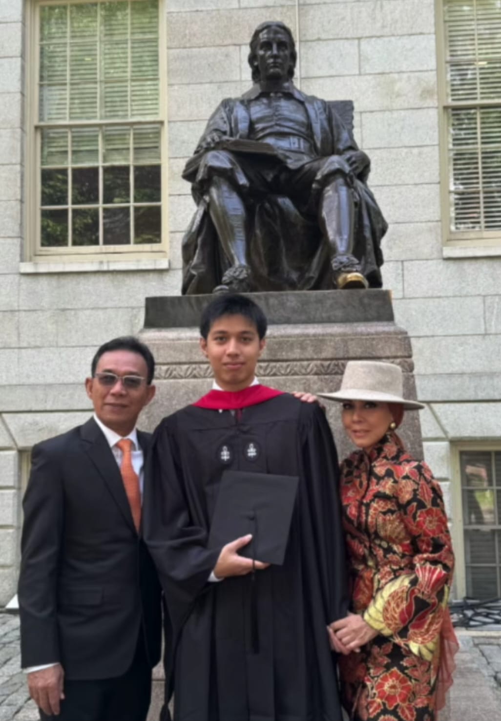 Fauzan Pasaribu Anak Bupati Tapsel, Wisuda S2 Di Harvard University Amerika