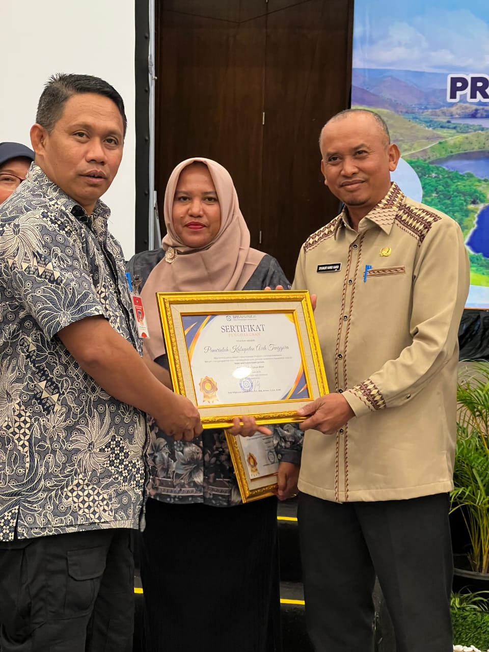 Pemkab Agara Terima Penghargaan BPJS Kesehatan