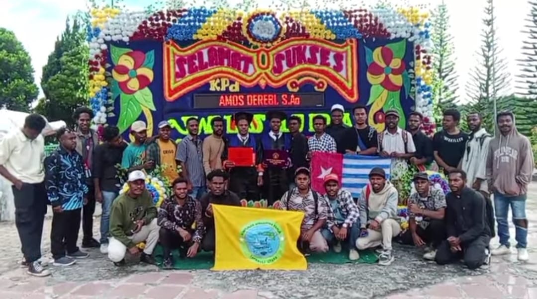 Bendera KKB Papua Merdeka Dikibarkan Di Kampus IAKN Tarutung