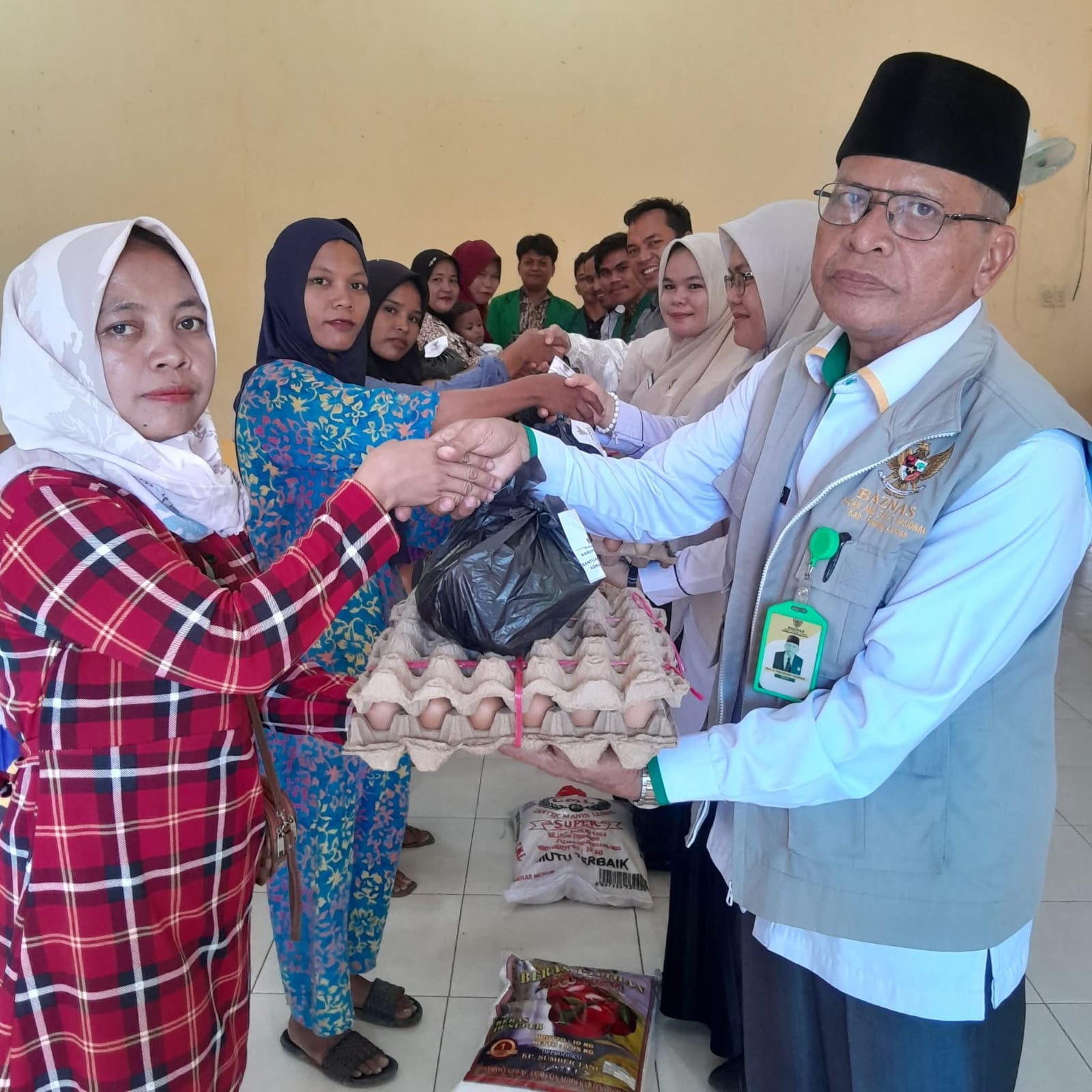 Baznas Palas Salurkan Sembako Untuk 40 KK Berisiko Stunting