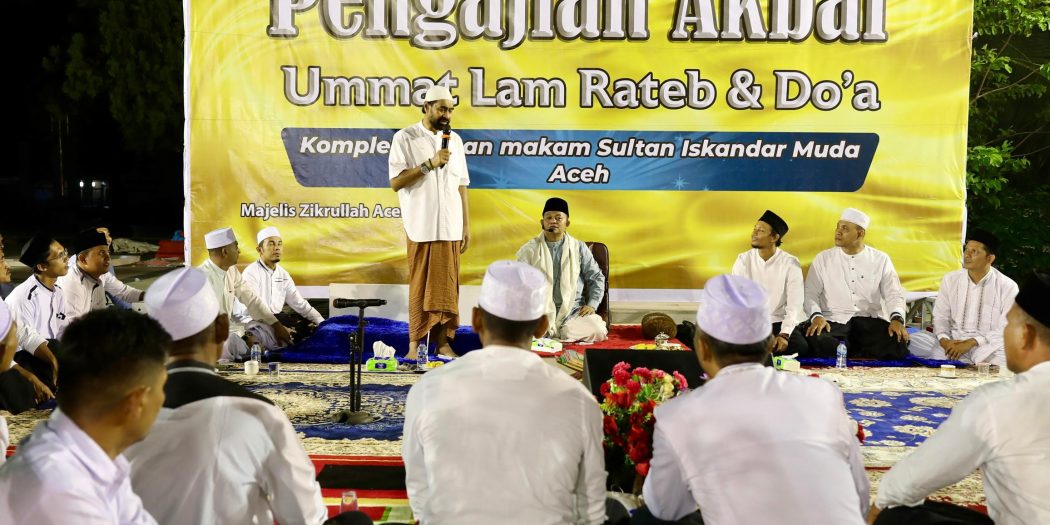 Mualem Hadiri Zikir Akbar Di Makam Sultan Iskandar Muda