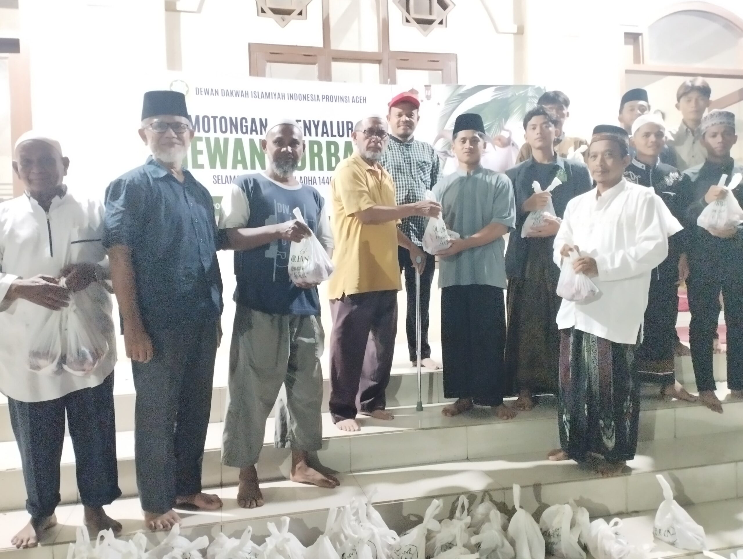 Dewan Dakwah Aceh Salurkan Daging Kurban untuk 270 KK