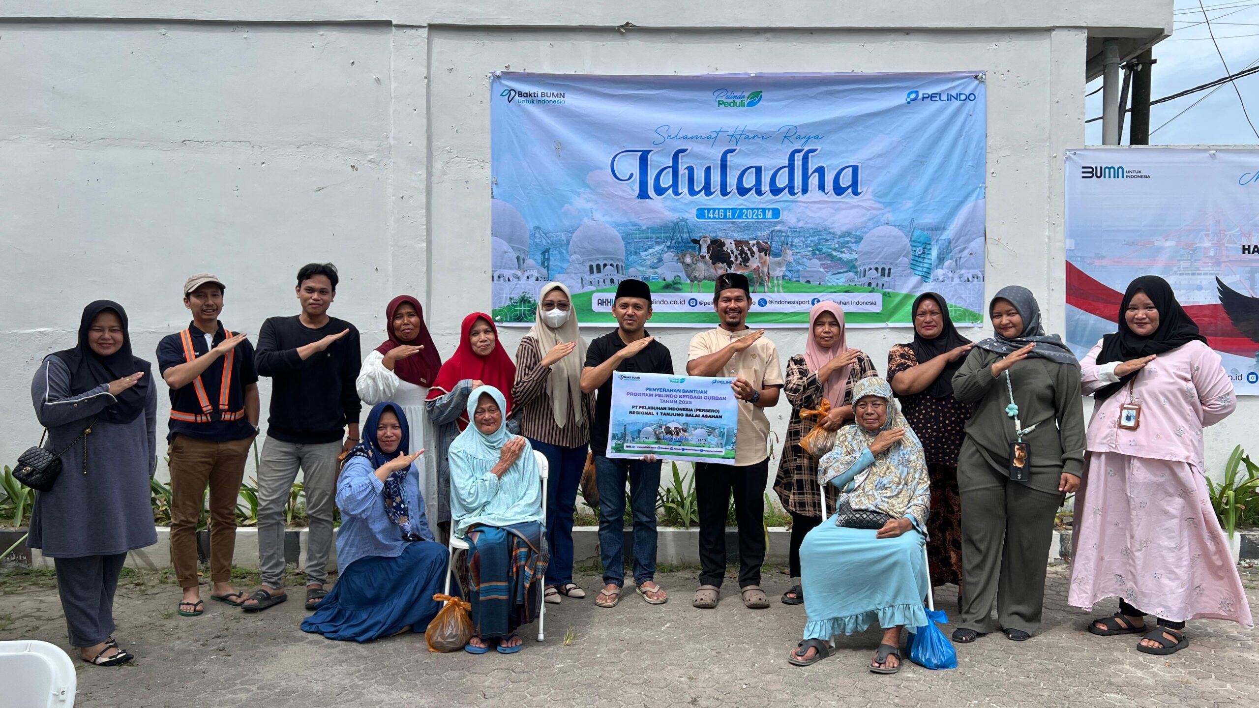 Pelindo Tebar Kurban Di Teluknibung, Wujud Kepedulian Warga Sekitar Pelabuhan