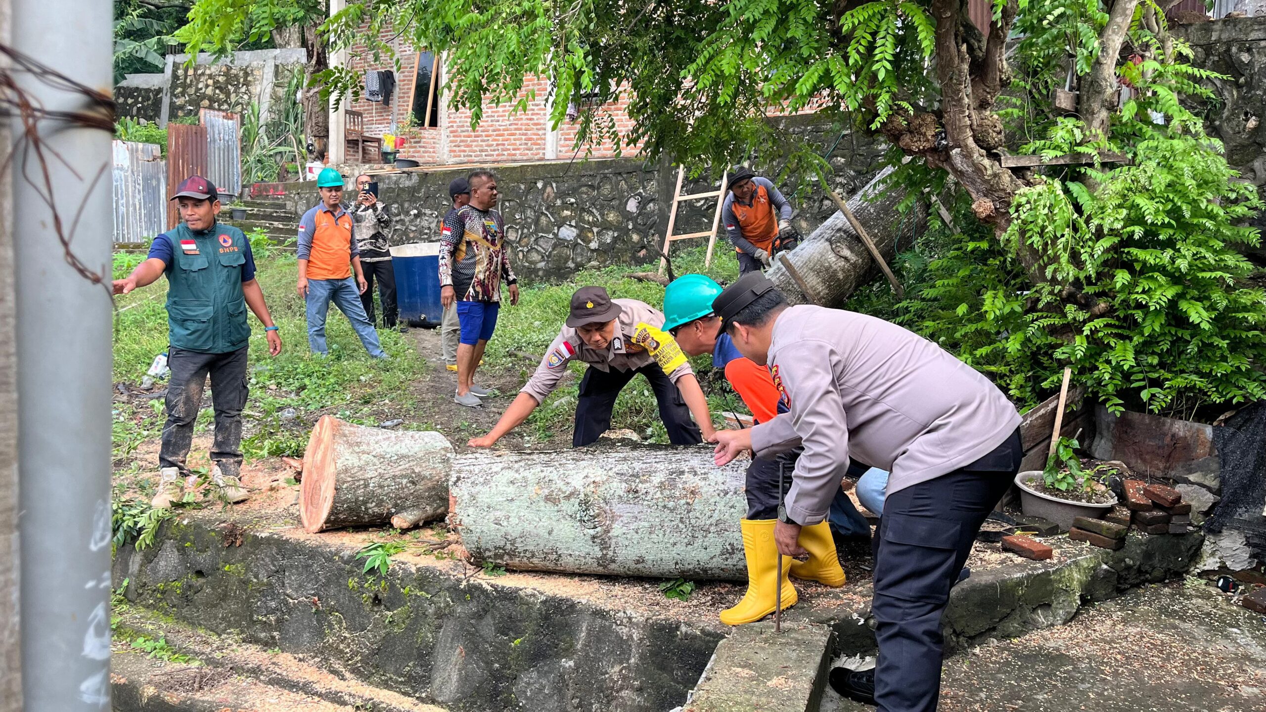 Sabang Dilanda Hujan Dan Angin Kencang, Dua Rumah Rusak Berat