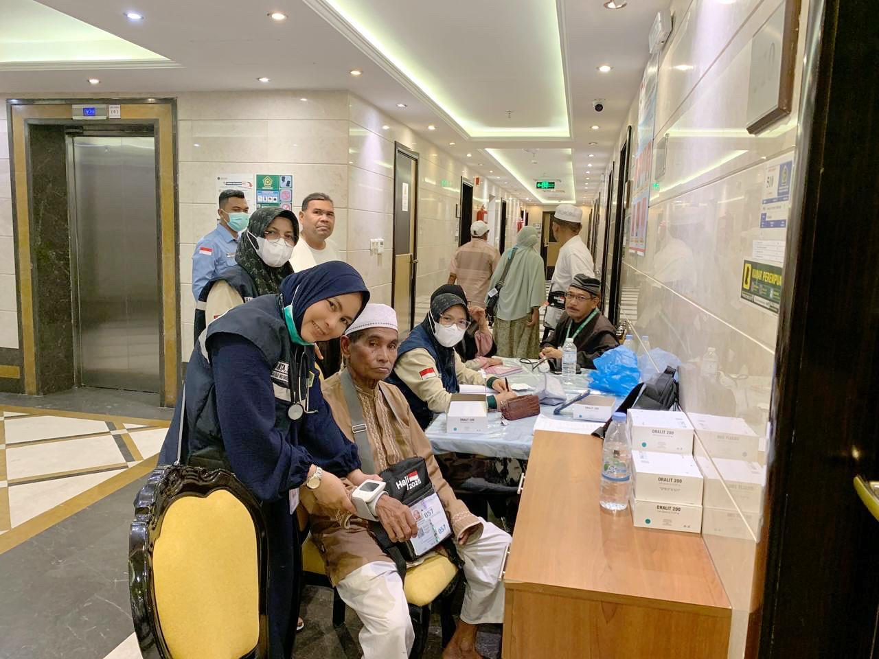 Pengalaman Sang Dokter Di Tanah Suci, Spirit Menolong Jemaah