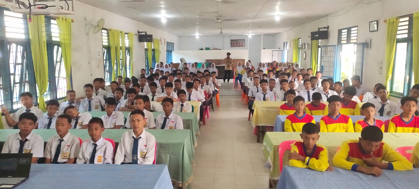 BNNK Dan IWO Batubara Sosialisasikan Pencegahan Narkoba Di SMPN 1 Limapuluh