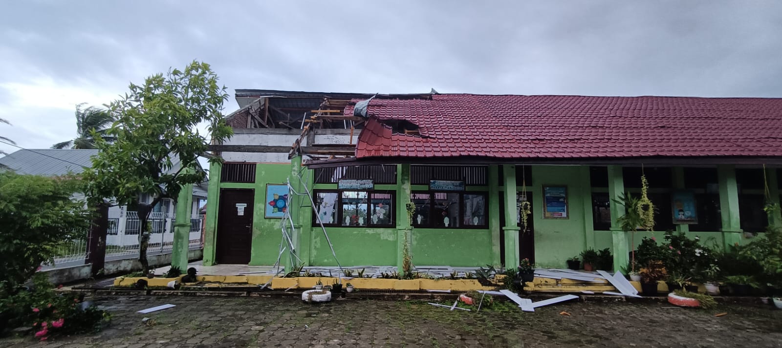 Angin Kencang Rusak Sembilan Rumah Dan Satu Sekolah di Aceh Besar