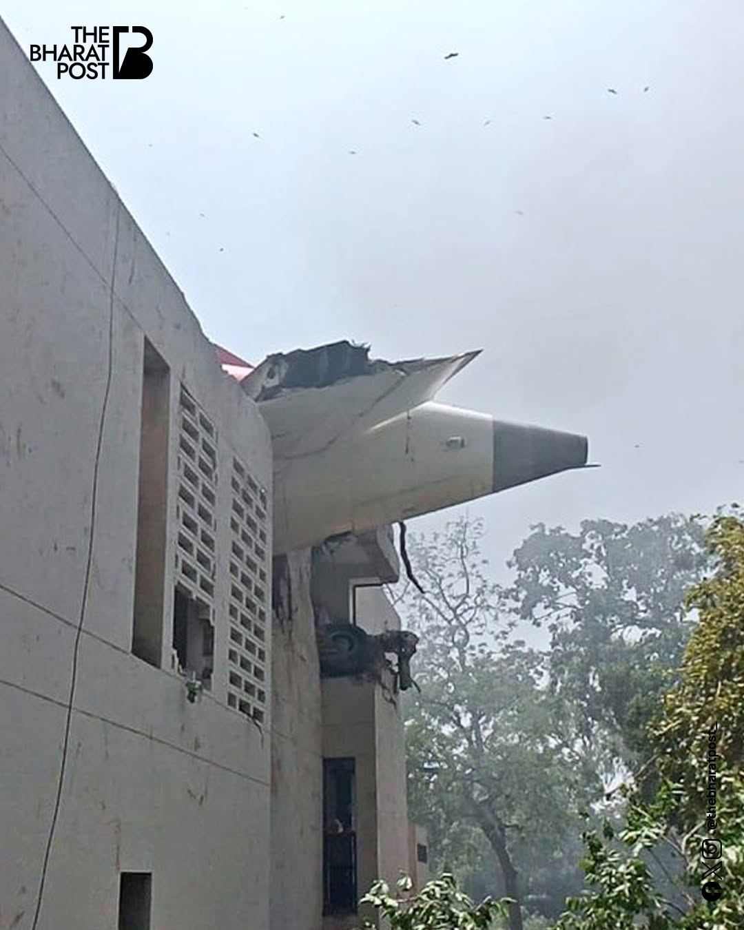 Boeing 787-8 Deamliner Ahmedabad Ke London Jatuh Dan Meledak