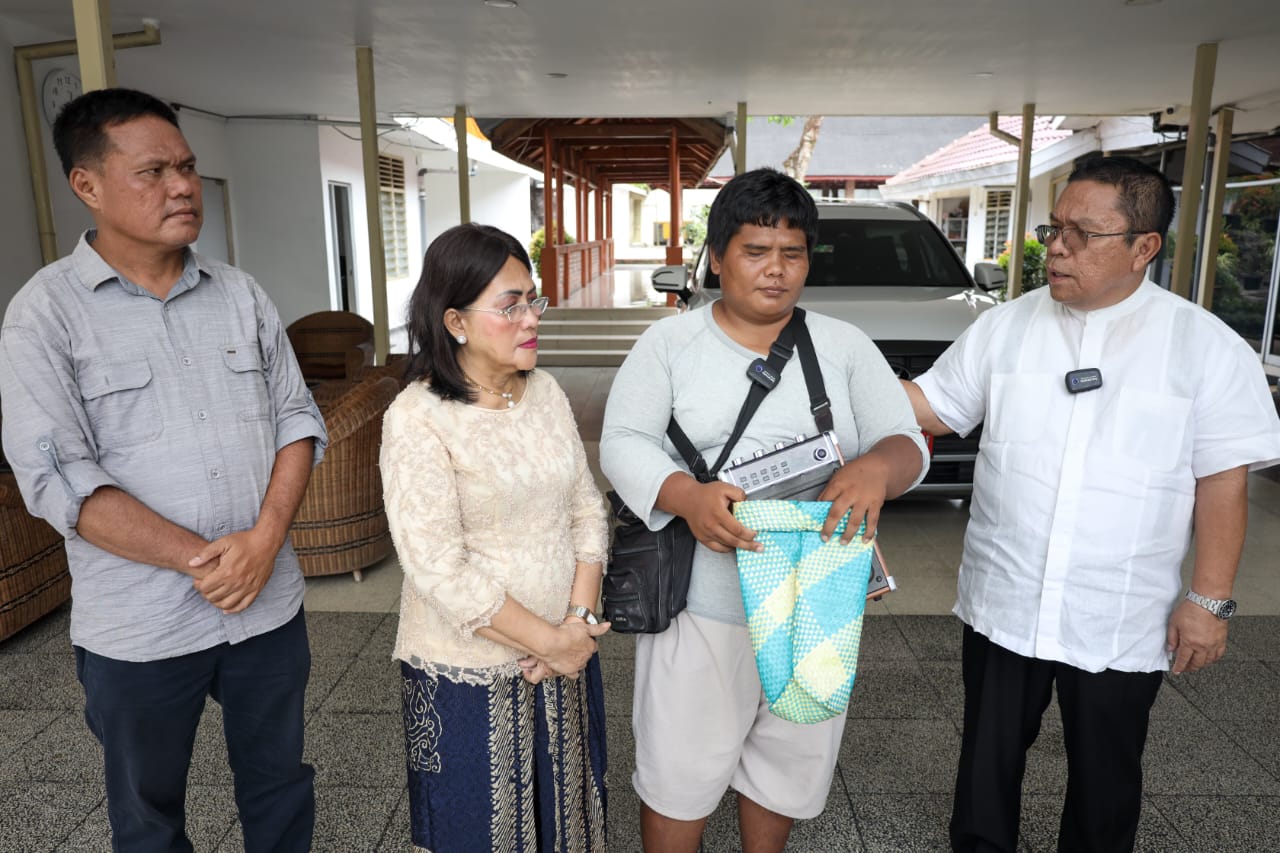 Wali Kota Bantu Pengamen Tuna Netra Kena Penertiban