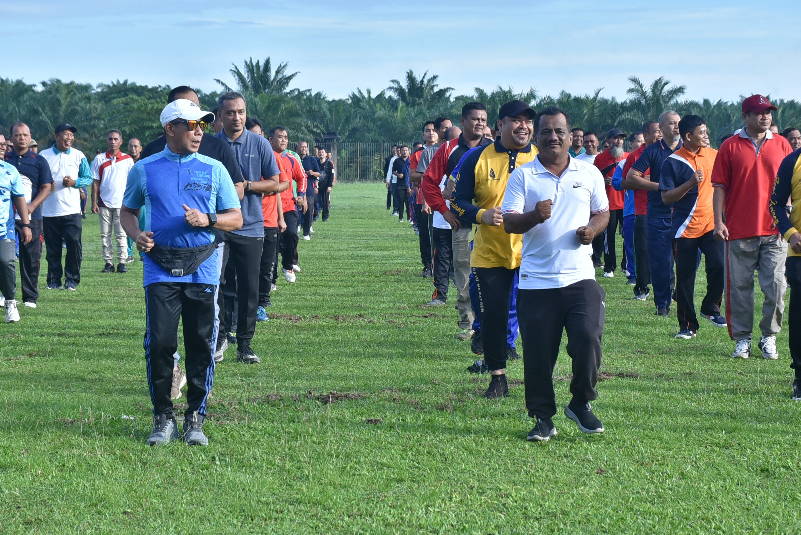 Wakil Bupati Dan ASN Aceh Tamiang Ikuti Olahraga Bersama