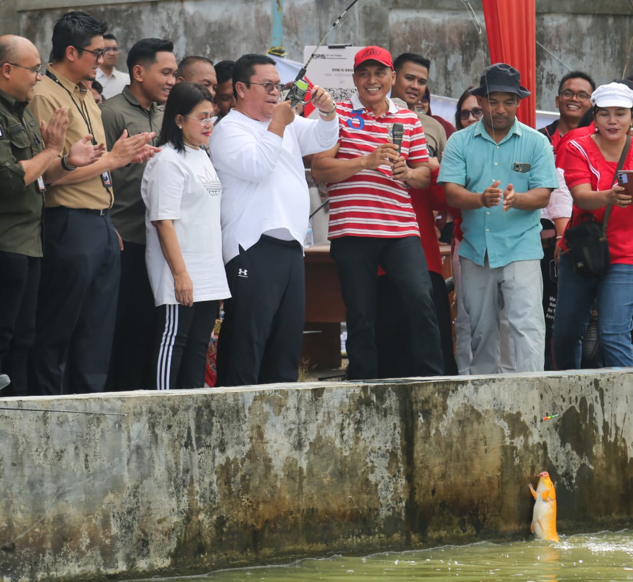 Wali Kota P. Siantar Mancing Bersama Masyarakat
