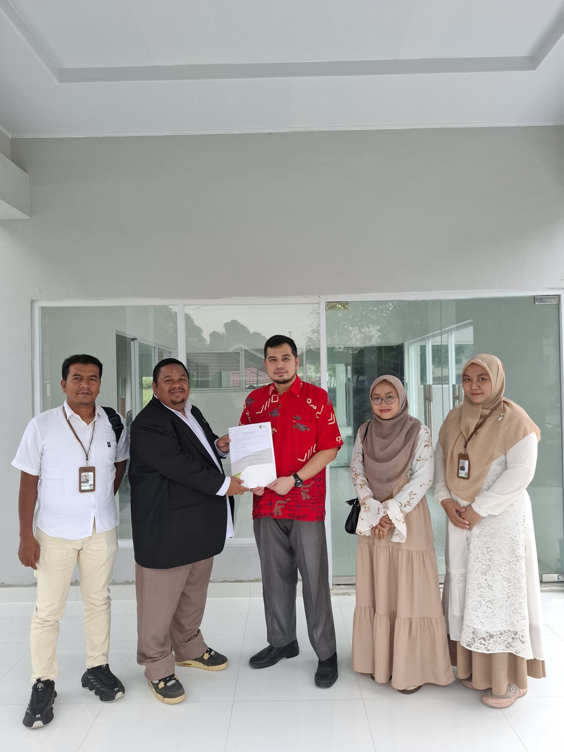 Ketua Yayasan RSU Sufina Aziz Dukung Program Sosial Pemberdayaan Dompet Dhuafa