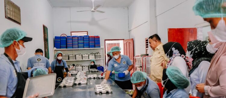 Bupati Agara Pastikan Makanan SPPG Layak Konsumsi Dan Penuhi Standar Gizi