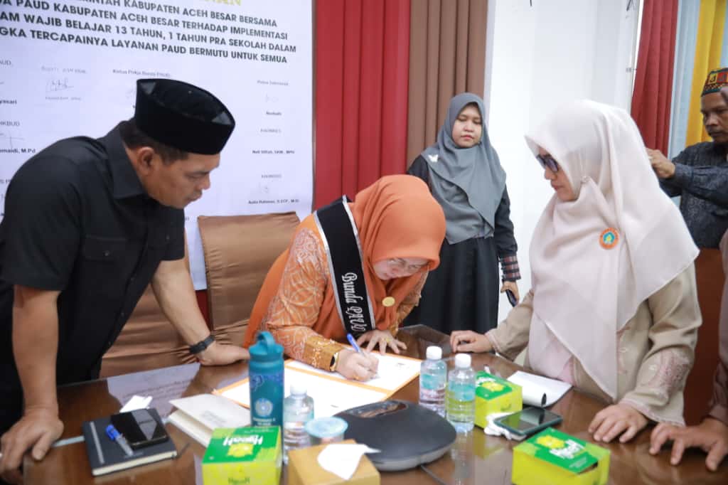 Bunda PAUD Aceh Besar Teken Komitmen PAUD HI Dan Wajib Belajar 13 Tahun