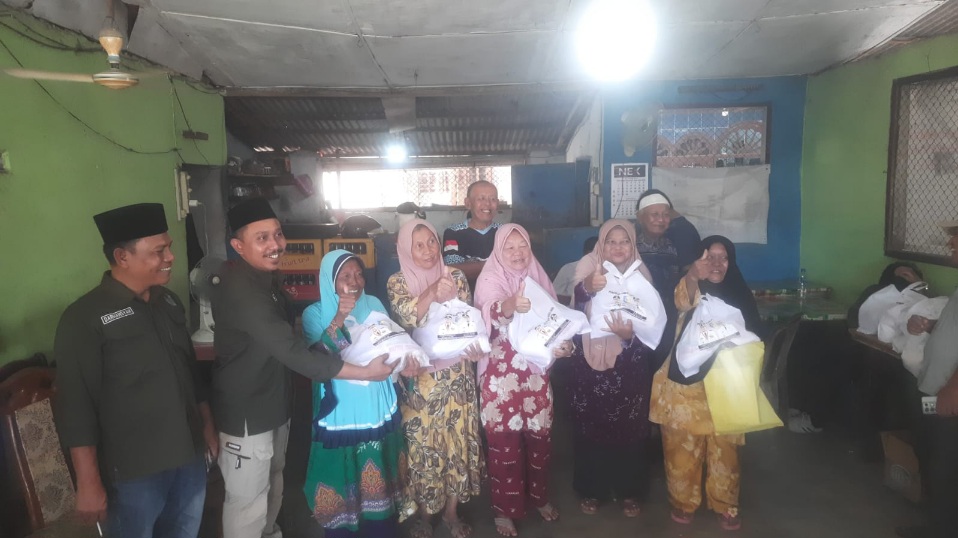 IWO Batubara Berbagi Ke Duafa Dan Anak Yatim