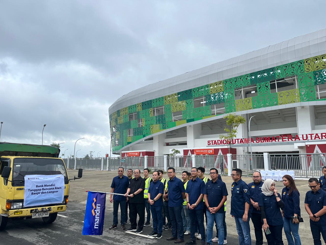 Hadir Langsung, Dirut dan Jajaran Direksi Bank Mandiri Pastikan Kesiapan Bantuan bagi Masyarakat Terdampak Bencana di Sumatera