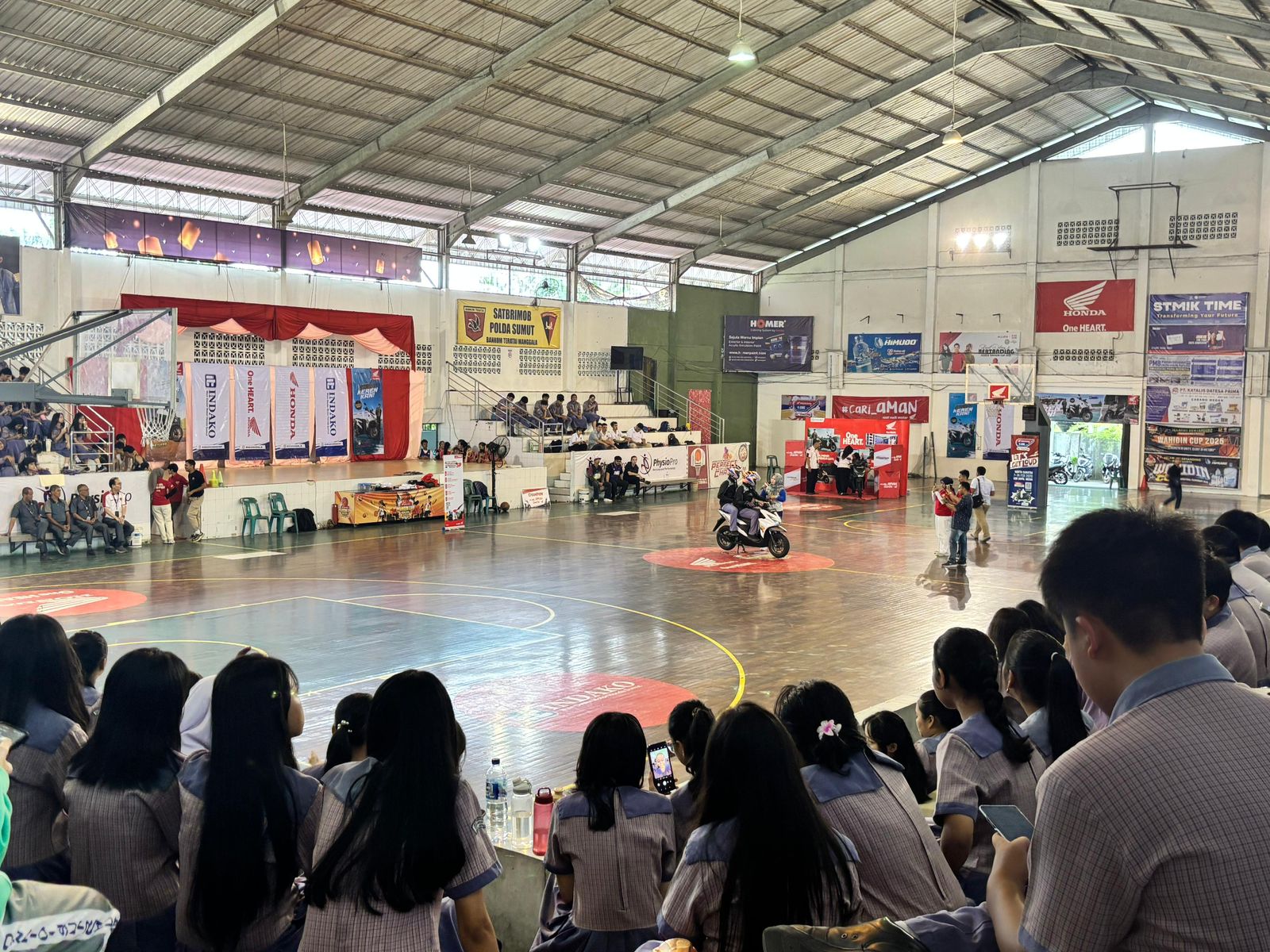 Roadshow Honda DBL 2026 Bakar Semangat Pelajar SMA Dr Wahidin Sudirohusodo
