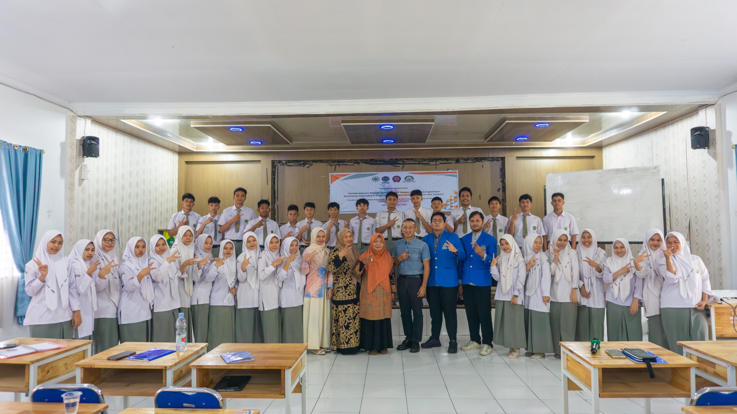 FK UMSU Bekali Pelajar MAN 2 Model Medan Edukasi Kesehatan Reproduksi Remaja
