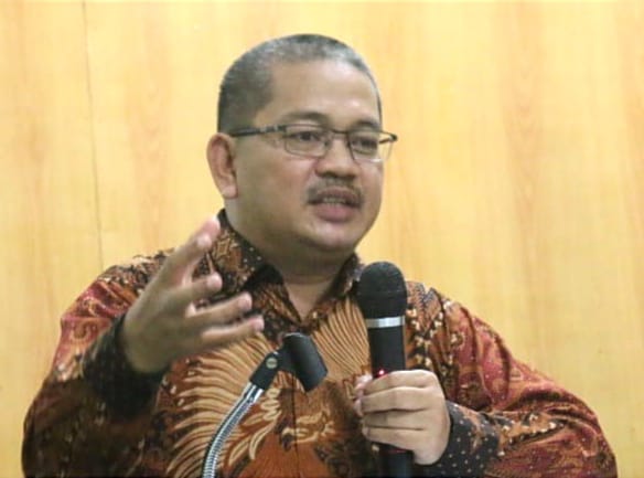 Main Hakim Sendiri