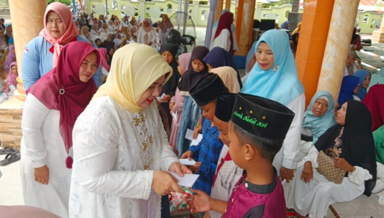 Perwiritan Akbar di Pantai Labu, Ny. Jelita Asri Ludin Tambunan: Tanamkan Nilai Agama kepada Anak Sejak Dini