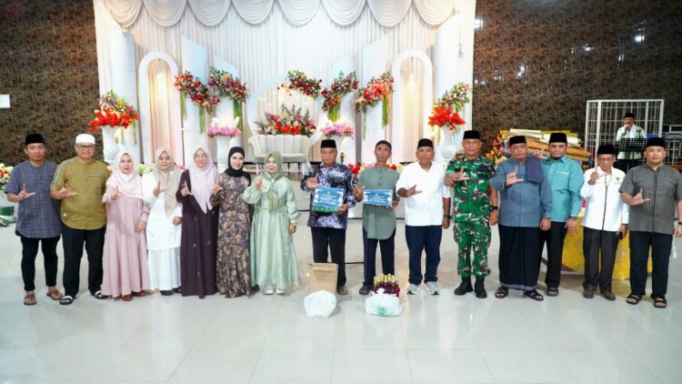 Tim Safari Ramadhan Pemkab Langkat Serahkan Hibah Rp40 Juta Untuk Dua Masjid Di Salapian 