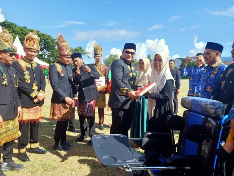 Di Usia ke-24, Abdya Berbagi Kursi Roda Hingga Rumah Untuk Harapan