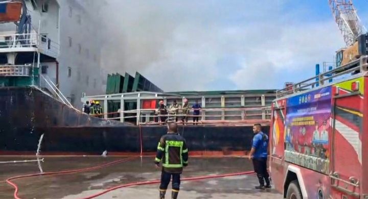 KM Bintang Mas HSB 7 Terbakar, Pelindo Pastikan Operasional Tetap Optimal Layani Pengguna Jasa