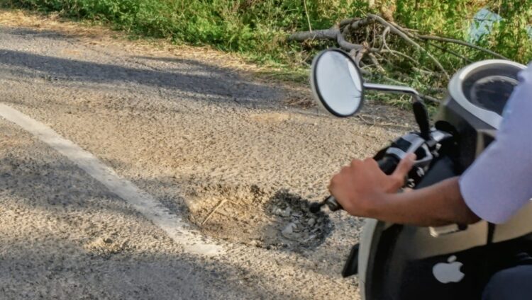 Jalan Rusak Nyawa Terinjak, Pemkab–DPRK Pidie Layak Disentak