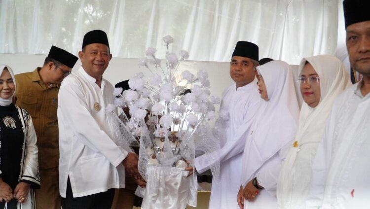 Bupati Syah Afandin Hadiri Halal Bihalal IKAPTK Sekaligus Lepas Tiga Calhaj