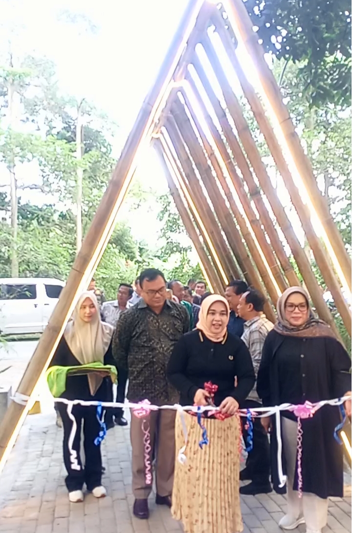 Resmikan Pusat Kuliner Hutan Kota Lubukpakam, Ny. Jelita Asri Ludin Tambunan: Ini Ikon Baru