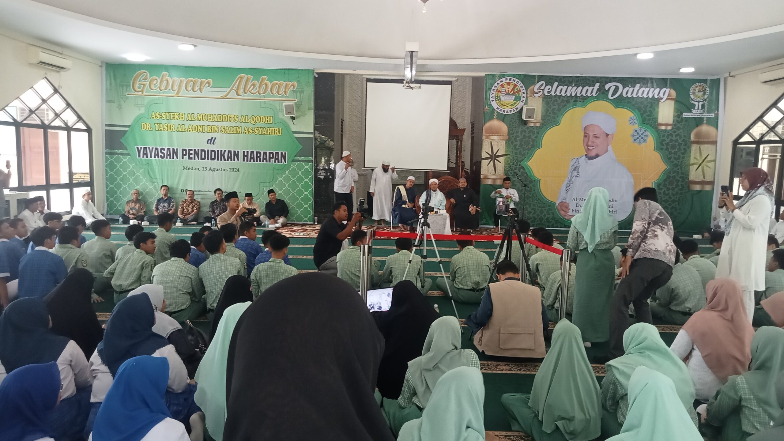 Alumni SMA Yaspendhar Penerjemah Tausiyah Akbar Ustadz Dari Yaman