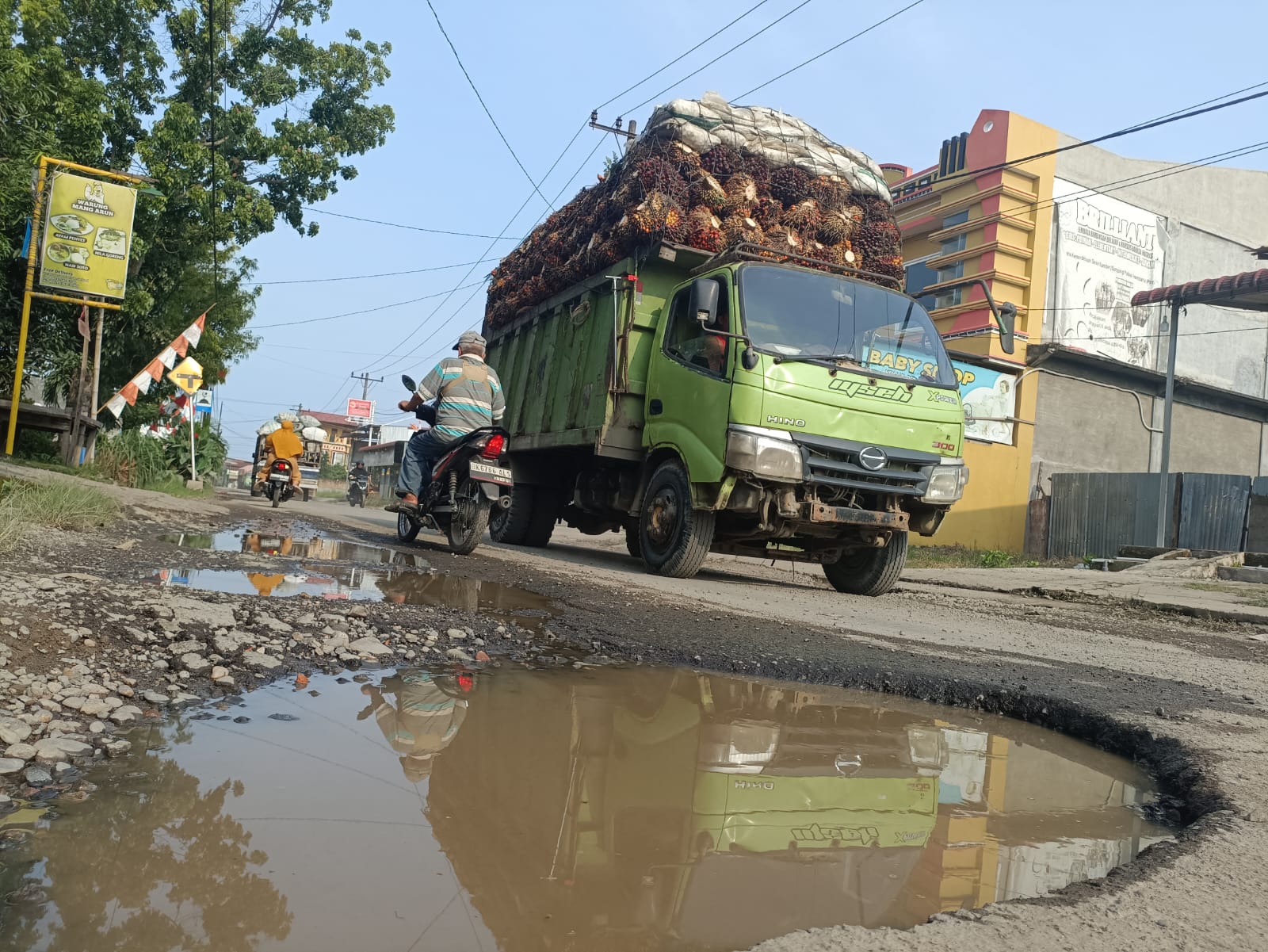 Jalan Perintis Kemerdekaan Hamparanperak Kupak-kapik