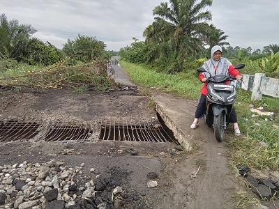Masyarakat Diminta Hati-hati Lintasi Jembatan Aras Kabu
