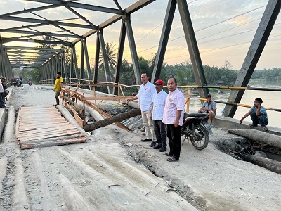 Tak Bisa Dilalui Kendaraan, AYS Desak Bangun Jembatan Darurat Di Kecamatan Serbajadi