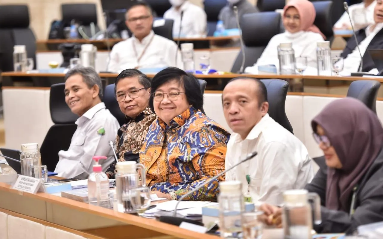 Raker Dengan Komisi IV DPR, Menteri LHK Paparkan Capaian Kinerja