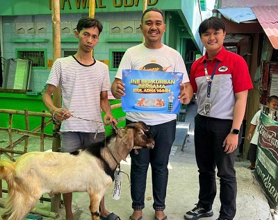 JNE Bagikan 40 Ribu Paket Daging Hewan Kurban
