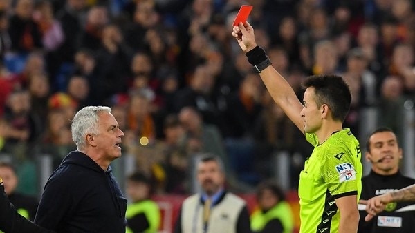 Kronologi Kartu Merah Jose Mourinho