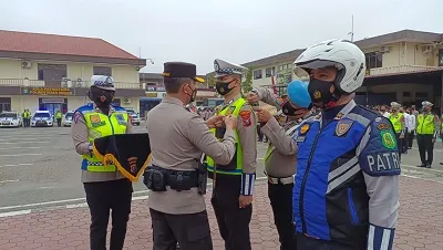 Kapolrestabes Medan Lepas Konvoi Pasukan Pengamanan Ops Lilin Toba 2022