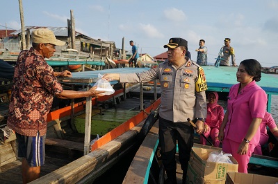Kapolres Pelabuhan Belawan Beri Pesan Kamtibmas Kepada Masyarakat Kampung Nelayan Seberang