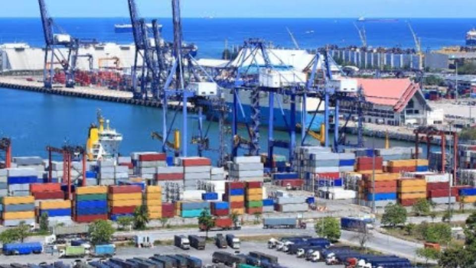 Neraca Perdagangan Juni 2023 Kembali Surplus US$3,45 Miliar.