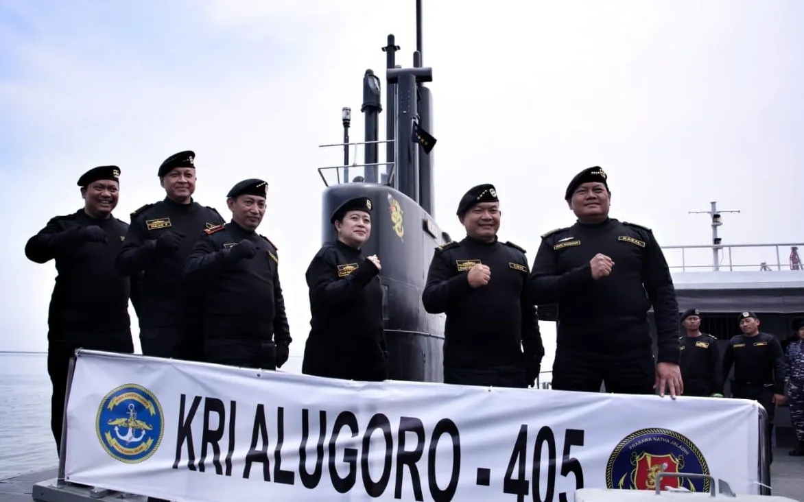 Ketua DPR RI Terima Brevet Kehormatan TNI AL