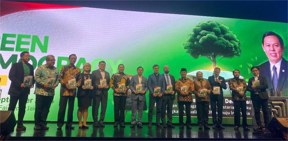 Peluncuran Buku Momen Mendeklarasikan Sultan Sebagai Calon Ketua DPD RI