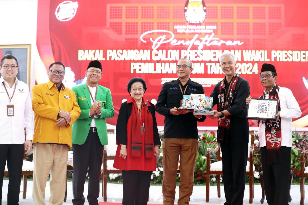 Daftarkan Ganjar-Mahfud Ke KPU, Mega Memohon Doa Dan Dukungan Rakyat Indonesia