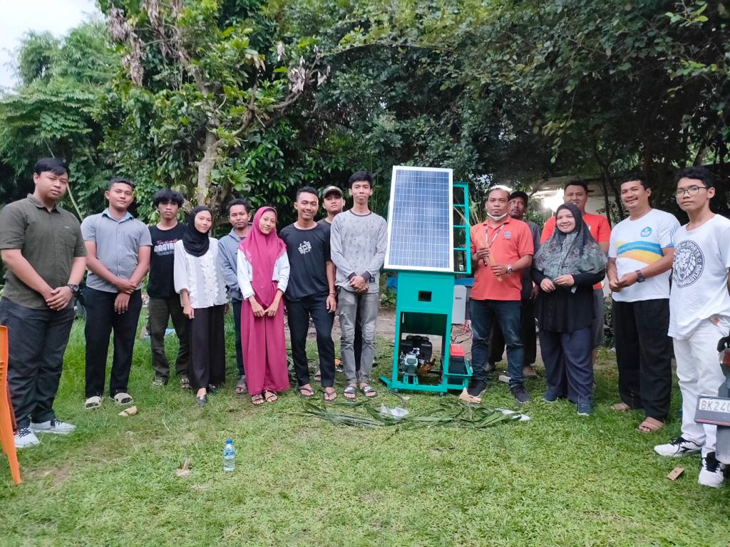 Dosen UNPAB Perkenalkan Mesin Penyerut Lidi Sawit Di Desa Sinembah