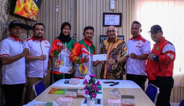 KONI Medan Deli Serahkan Tali Asih Atlet Juara Porprovsu