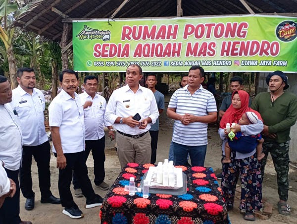 Rumah Potong Aqiqah Topang Keripik Cinta Mas Hendro Sediakan Makanan Minuman Gratis 24 Jam Untuk Masyarakat Pelanggan