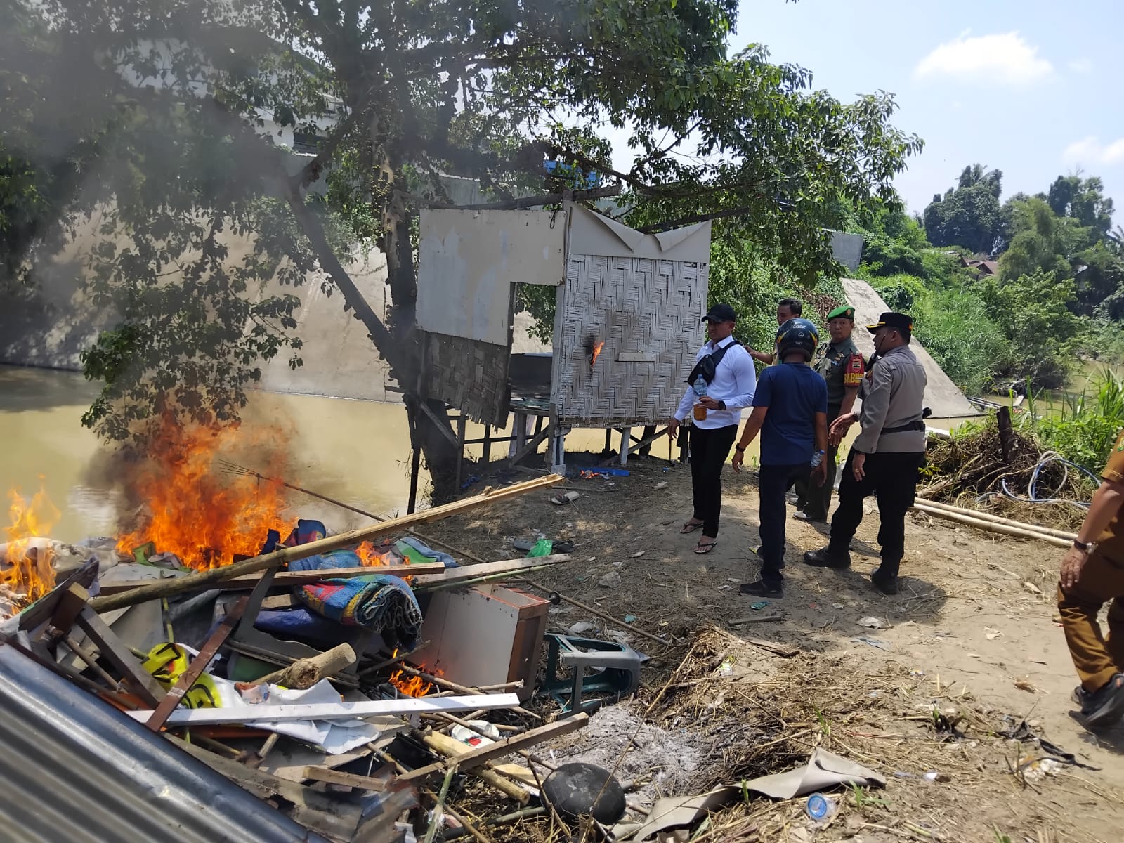 Tiga Pilar Di Medan Helvetia Bersihkan Lapak-lapak Narkoba