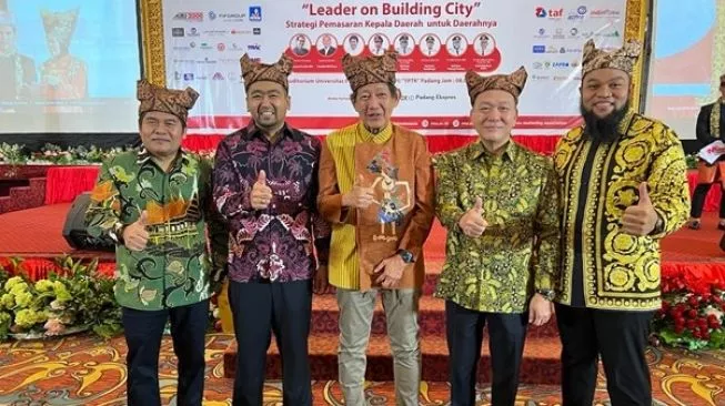 Leader On Building City: 10 Rekomendasi Dalam Memasarkan Kota